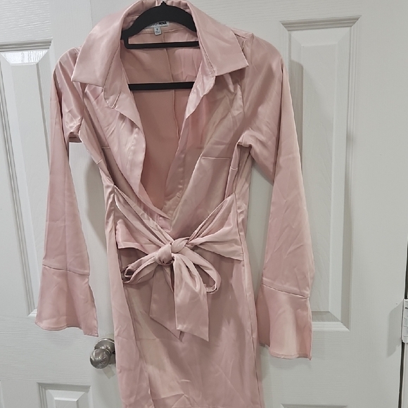 Fashion Nova Dresses & Skirts - Fashion Nova Light Pink Satin Dress